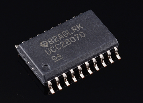 UCC28070 controller